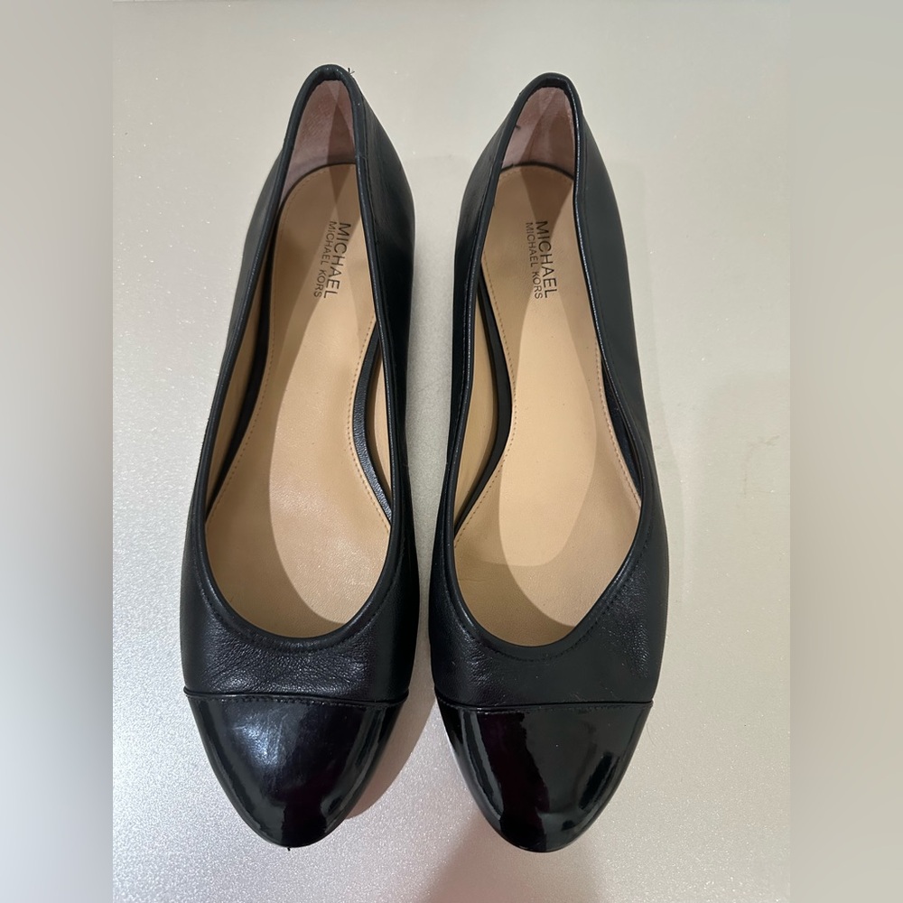 Michael Kors leather ballet flat size 8